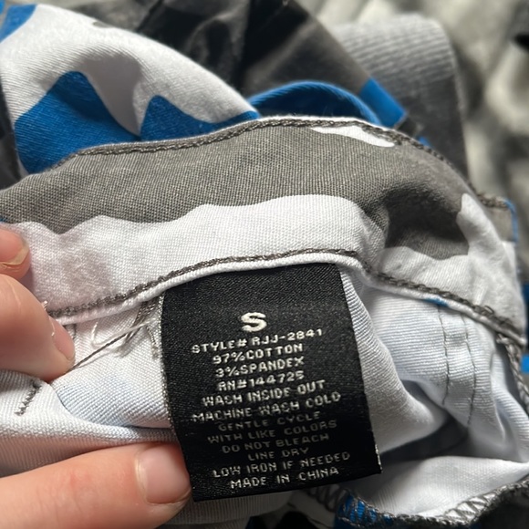 blue cameo cargo pants, barely worn - Picture 4 of 4